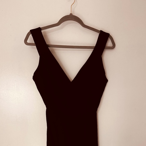 Chic Black Midi Body con Dress – Classic Little Black Dress (LBD) - Picture 3 of 7